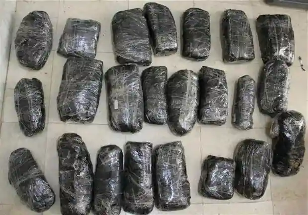 جاسازی ماهرانه ۳۸ کیلوکرم تریاک در خودروی سواری/ متهم دستگیر شد