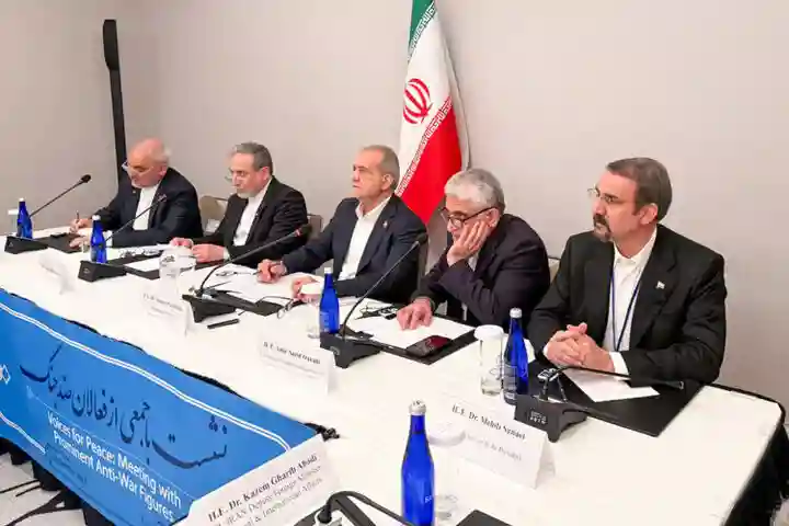 پزشکیان در دیدار با فعالان ضدجنگ: تحریم‌ها پایان راه نیست