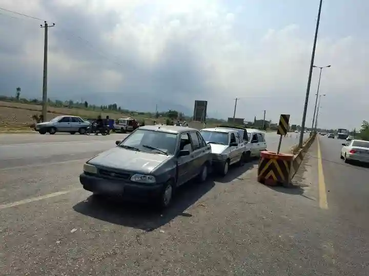 تصادف زنجیره‌ای ۶ خودرو در بندرگز