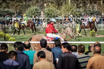 آغاز کورس بهاره گنبدکاووس با تاخت اسب‌ها از ۲۳ فروردین
