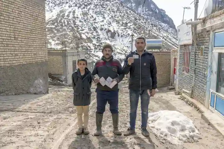 مرزنشینان و عشایر مراوه‌تپه آرای خود را در ۷۲ صندوق ثابت و سیار می‌ریزند