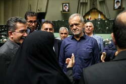 انتقاد جمعی از نمایندگان به مواضع پزشکیان در گفتگو با خبرنگار آمریکایی